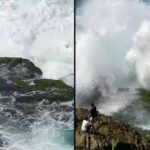 В Индонезии туриста снесло волной, когда он позировал для фотографии
