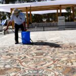 Уникальную 1600-летнюю мозаику из христианского монастыря впервые показали публике (фото, видео)»>
