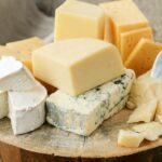 Пластиковый сыр: что обнаружили ученые в популярном молочном продукте»>