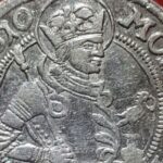 Редкий клад времен Тридцатилетней войны: в медном котле нашли серебряные монеты (фото)»>
