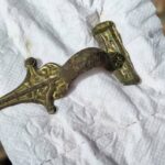 Нашла с металлоискателем: в Финляндии женщина обнаружила 1500-летнюю фибулу (фото)»>
