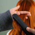 Выпрямление волос «подвергает серьезной опасности»: ученые предупреждают о рисках — что они обнаружили»>