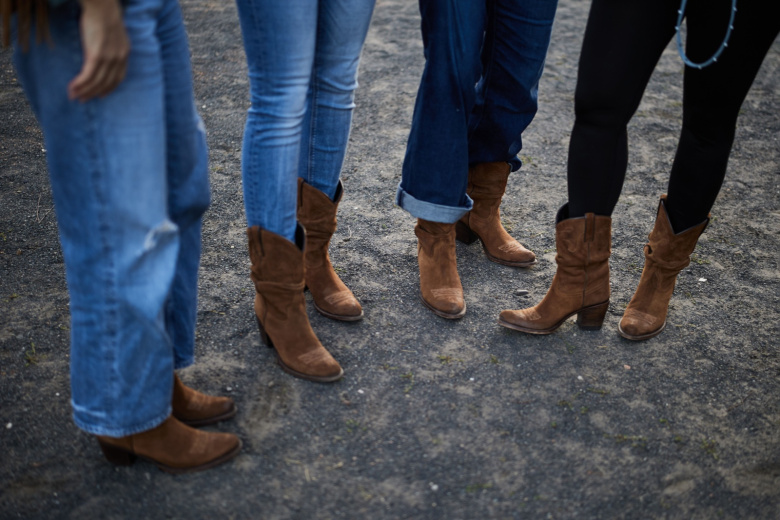 Ортопед назвал самый вредный тип обуви