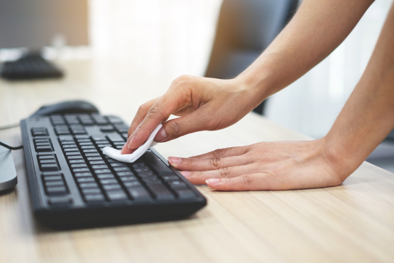 Инфекционист предупредила о скрытой опасности клавиатуры