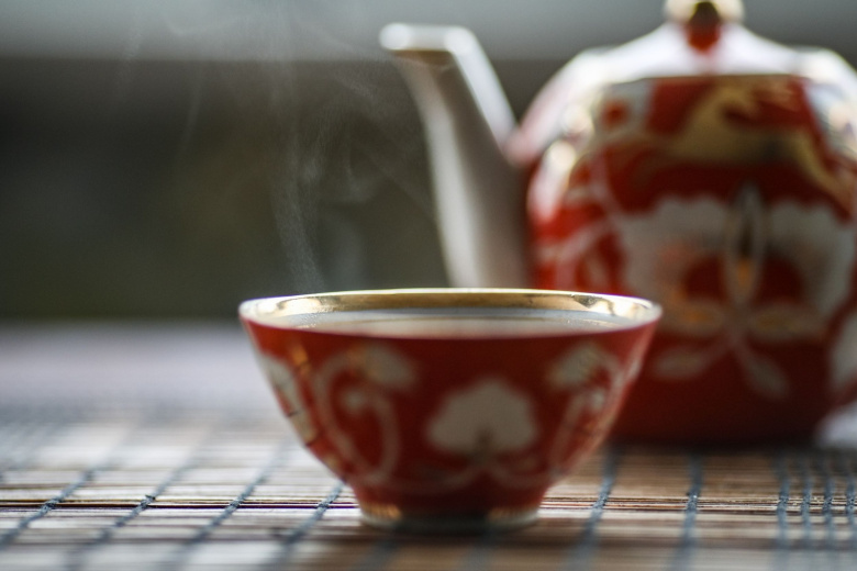 Россиян предупредили об опасной особенности горячих напитков