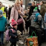 Все больше украинских беженцев не хотят возвращаться на Родину: какие причины»>