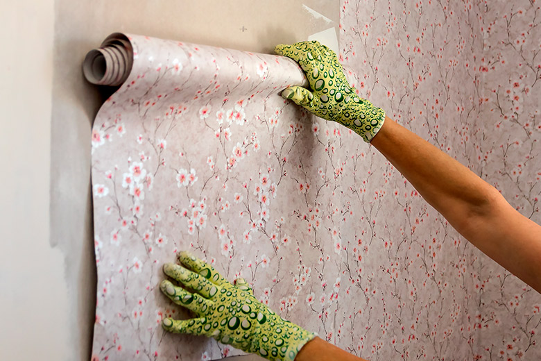 Как правильно клеить обои в углах: секреты идеальной стыковки без зазоров