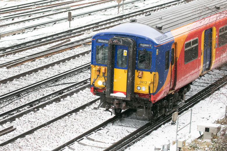 Мужчина пожаловался на домогательства пассажирки в поезде