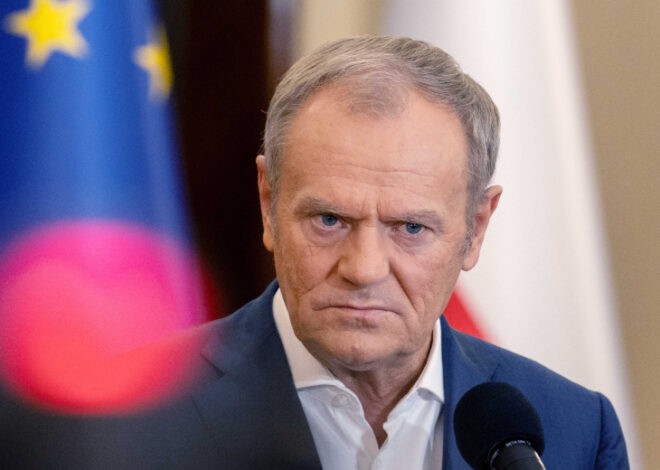 Туск попытался пошутить о «русских» и угодил впросак