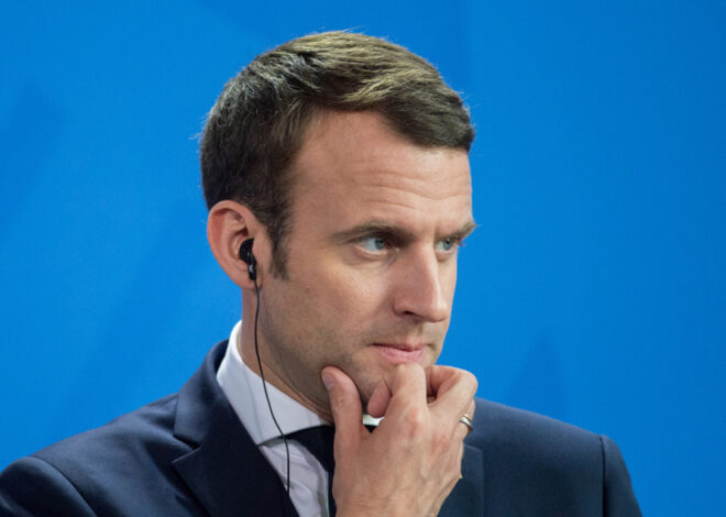 Макрон запаниковал после ударов России по Киеву