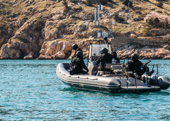 В Черном море у Румынии заметили подозрительный объект